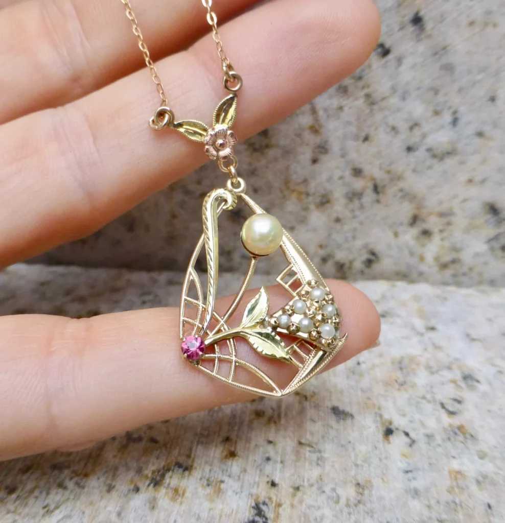 art-deco necklace