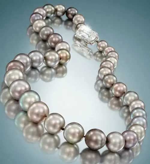 Pearls necklace