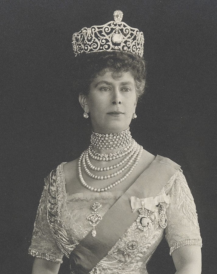 14 Outstanding Jewelry Of Queen Elizabeth - laoutaris