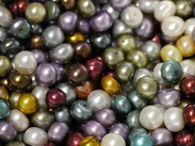 Pearls with colors