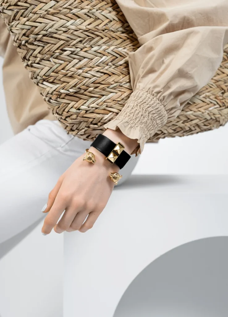 Clasp Rivets Thin Bracelet Gold - Black
